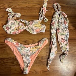 Dippin Daisy’s Bikini Set!